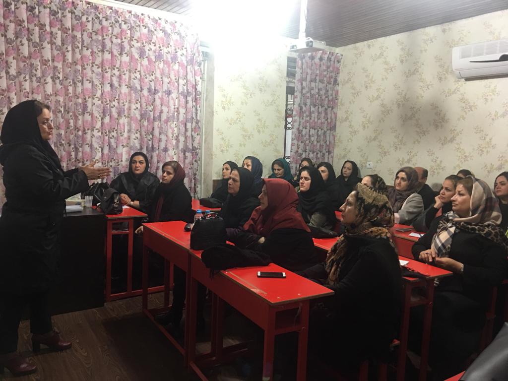 جلسه دیدار اولیا محترم بادبیران فرهیخته دبیرستان غیردولتی هوشمند تعلیم ماندگار