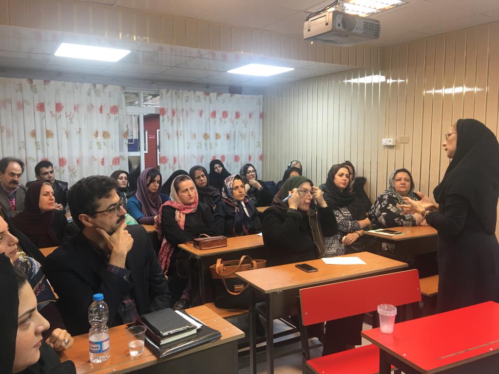 جلسه دیدار اولیا محترم بادبیران فرهیخته دبیرستان غیردولتی هوشمند تعلیم ماندگار