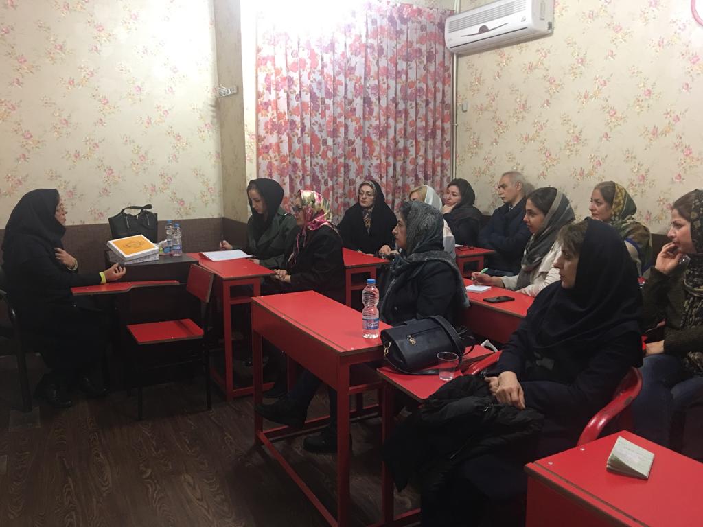 جلسه دیدار اولیا محترم بادبیران فرهیخته دبیرستان غیردولتی هوشمند تعلیم ماندگار